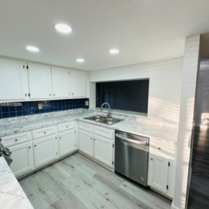 9501 Seagrape Dr #101 Davie, FL 33324-5907